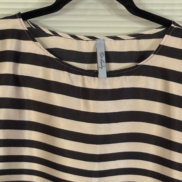 Kate Landry Silky Striped Poncho Large - Picture 2 of 4